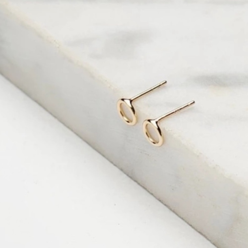 MINIMALIST ♡ Circle Stainless Steel Earrings - Picture 3 of 5